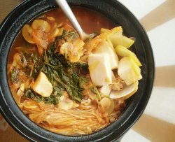 韩式泡菜豆腐海鲜汤