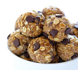 免烤能量小吃 NO BAKE ENERGY BITES