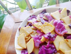 紫甘蓝炒土豆