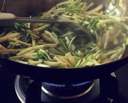 芹菜炒肉丝