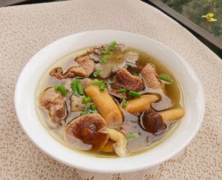鹅肉菌汤