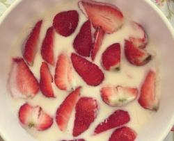 超简单的冻酸奶草莓