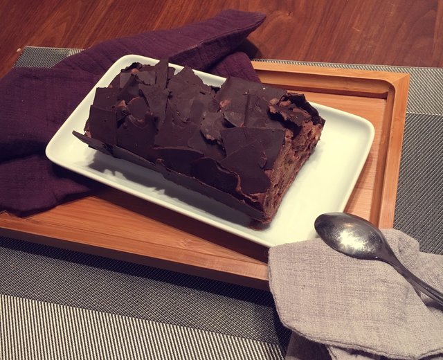轻奢派—巧克力树桩蛋糕