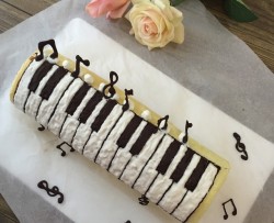 钢琴蛋糕卷