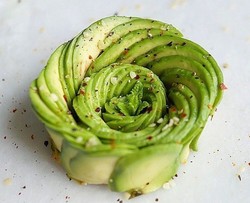 牛油果花