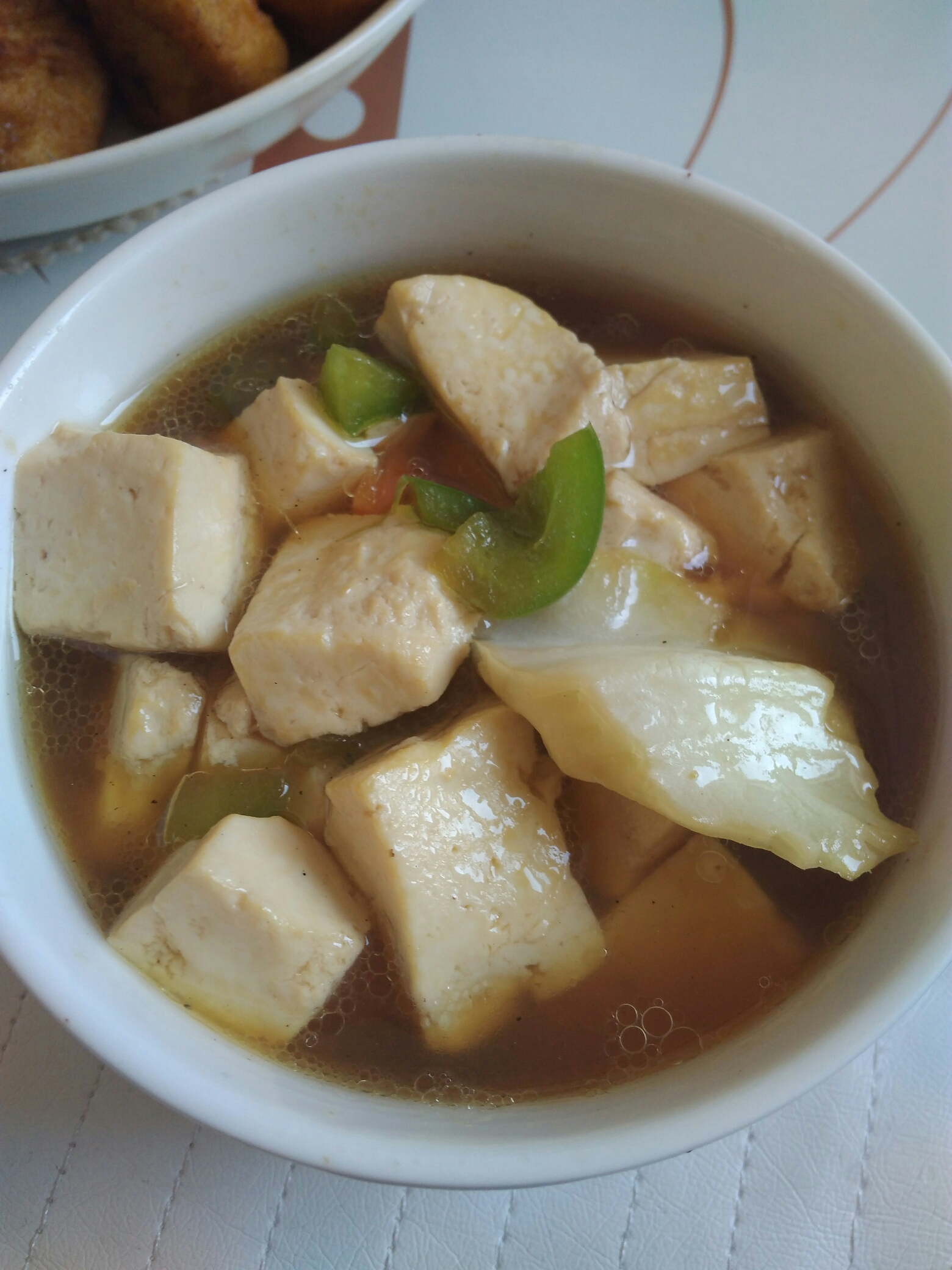 卷心菜豆腐汤