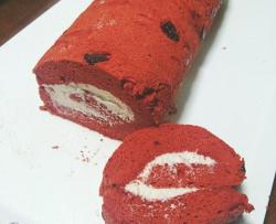 红丝绒草莓酱蛋糕卷