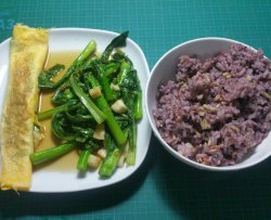 一人食    鸡蛋卷和炒油菜