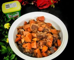 胡萝卜土豆炖牛肉-6月香葱伴侣版