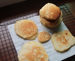 热呼呼的烤薄饼Pancake