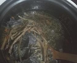 养生乌鸡菌菇汤