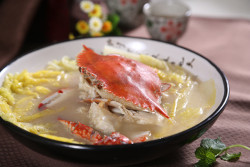 鸡汤白菜煲海蟹——捷赛私房菜