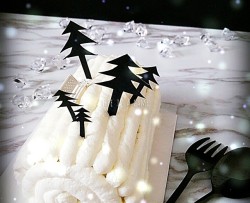 白色世界雪景蛋糕卷——日式棉花卷+超简单装饰
★创意装饰技能