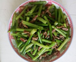 芹菜肉丝