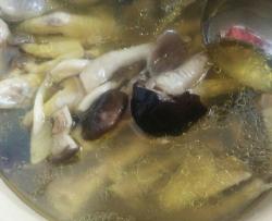 菌菇鸡爪汤