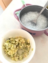 暖暖14个辅食:虾仁茄子土豆炖豆腐