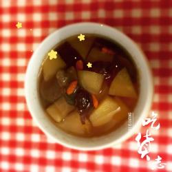 红枣苹果枸杞甜汤