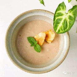 宝宝辅食:无需调味的芋头栗子浓汤,美味营养兼顾,可以直接当主食哦8M