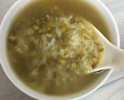 冰鎮薄荷糯米飯綠豆糖水