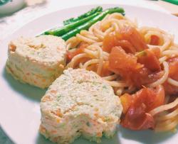 电饭锅芦笋鸡胸肉豆腐饼