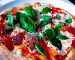 可能是最正宗-意大利薄底披萨