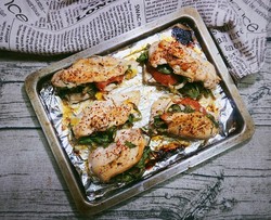 菠菜奶酪酿馅烤鸡胸 Spinach&cheese stuffed chicken breast