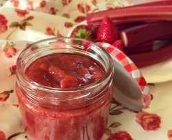 草莓大黄果酱 
Rhubarb Compote