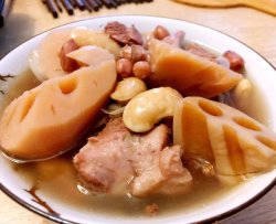 猪蹄炖藕汤