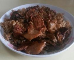 茄子红烧肉焖饭