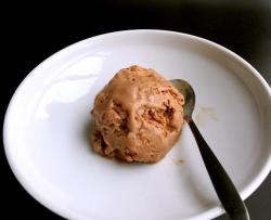榛子巧克力冰淇淋