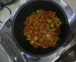 电饭锅焖饭