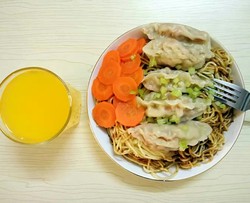 芹菜胡萝卜猪肉饺子