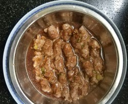 烤味的蒸猪腱子肉