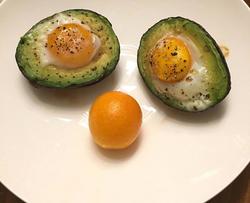 牛油果烤鸡蛋升级版