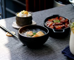 油豆腐土豆粉汤&豌豆玉米饭