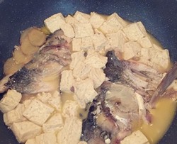 鱼头豆腐汤