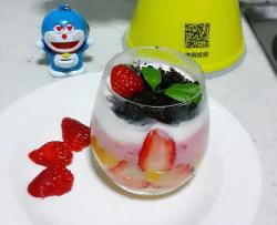 草莓芒果冰淇淋奶昔