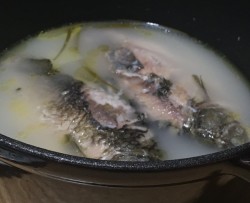月子餐:鲫鱼汤