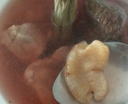 红菇花胶炖瘦肉