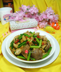 蒜薹炒肚肠