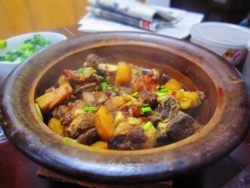 冬日砂锅——黑椒牛排炖土豆