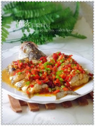 【预热年菜】简单几步成就宴客菜---剁椒鲈鱼豆腐