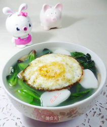 煎鸡蛋杏鲍菇菠菜年糕汤