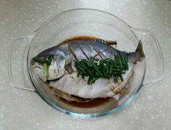 微波炉蒸鱼：葱香金仓鱼