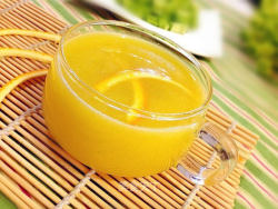 夏日排毒必备饮品---香橙柠檬苦瓜汁
