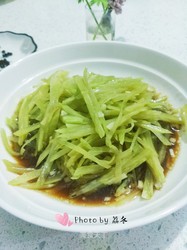 凉拌椒香莴苣