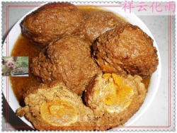 老鲁家的传统菜——鸭蛋黄狮子头