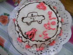 给儿子4岁生日的礼物,自制汽车奶油蛋糕,很简单