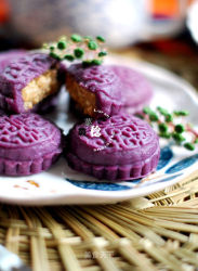 全手工打造“免烤、无油、无脂、低糖、健康”的【紫薯月饼】
