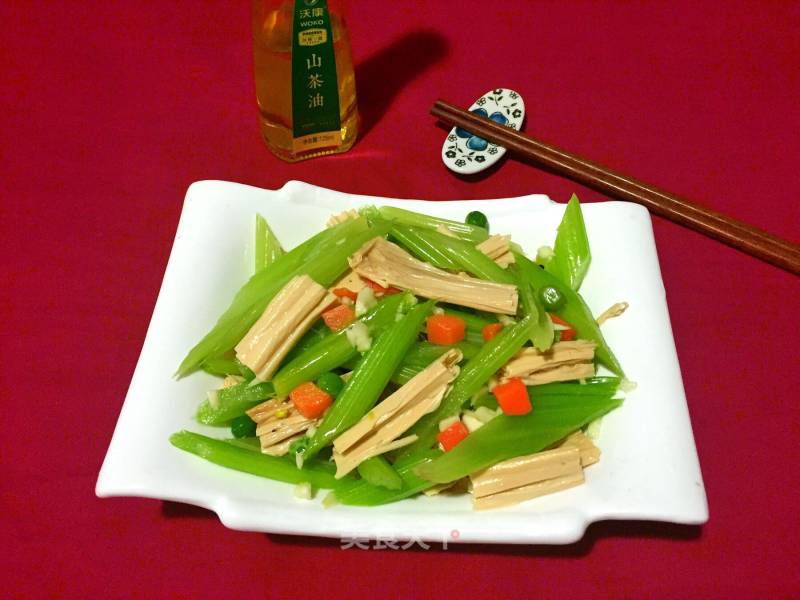 腐竹芹菜